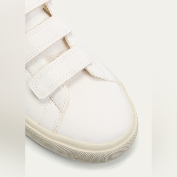 VEJA Recife Bicolor Triple-Grip Sneakers - Picture 2 of 7